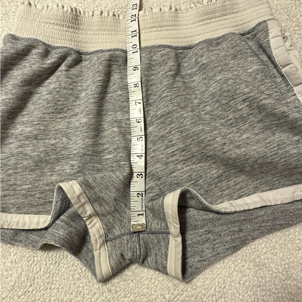 Lululemon Cool & Collected Short 2.5